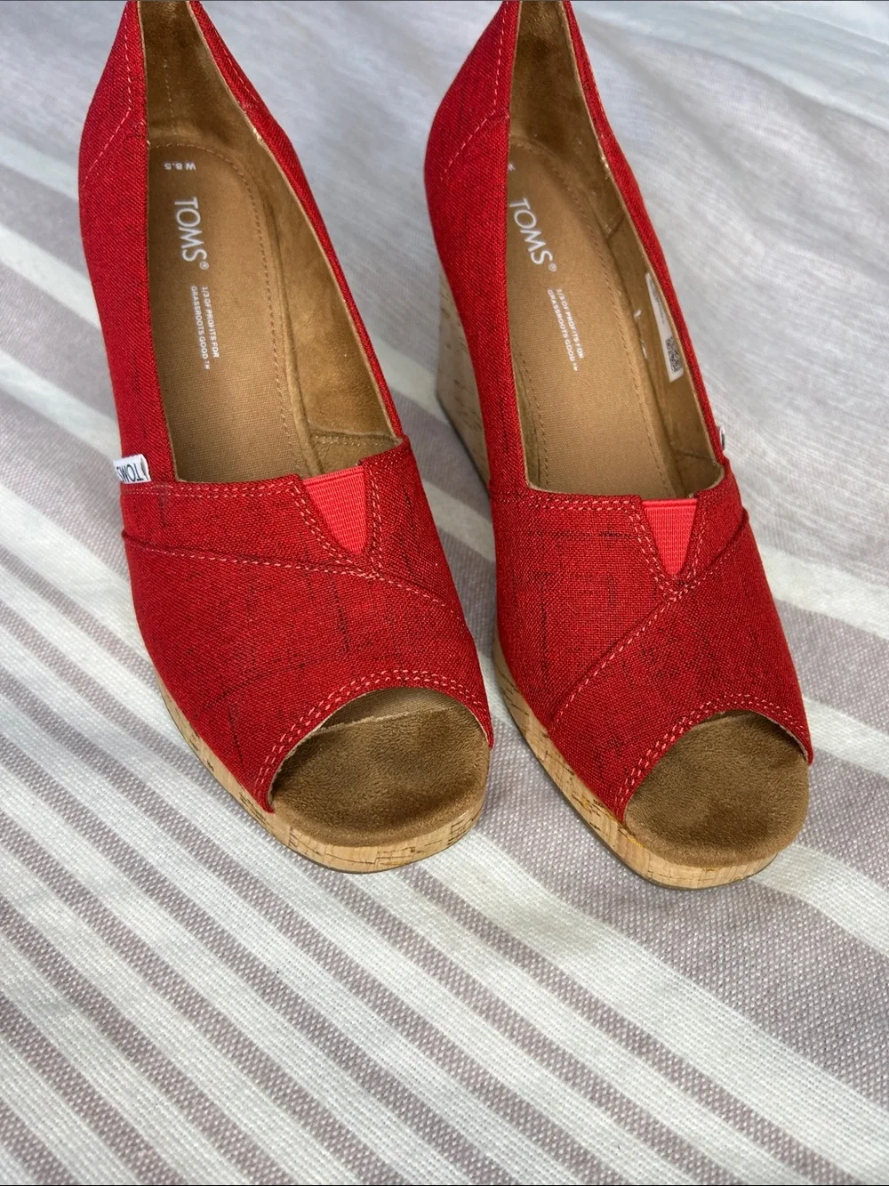 TOMS Red Cork Wedge Sandals Women’s Size 8.5 Excellent Condition